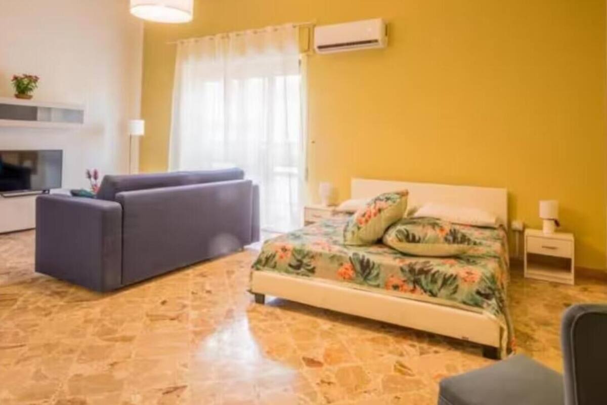 Cortinas blackout, tabla de planchar con plancha y wifi gratis 