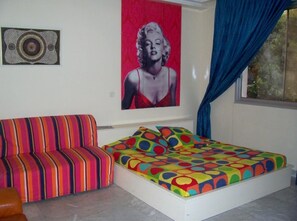1 habitación, tabla de planchar con plancha, wifi y ropa de cama 