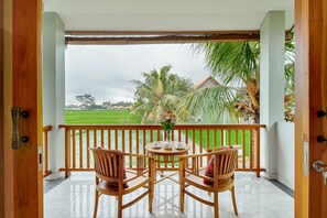 Property grounds - Three bed room villa with ricefiled view and serenity in the heart of Ubud (Gianyar)