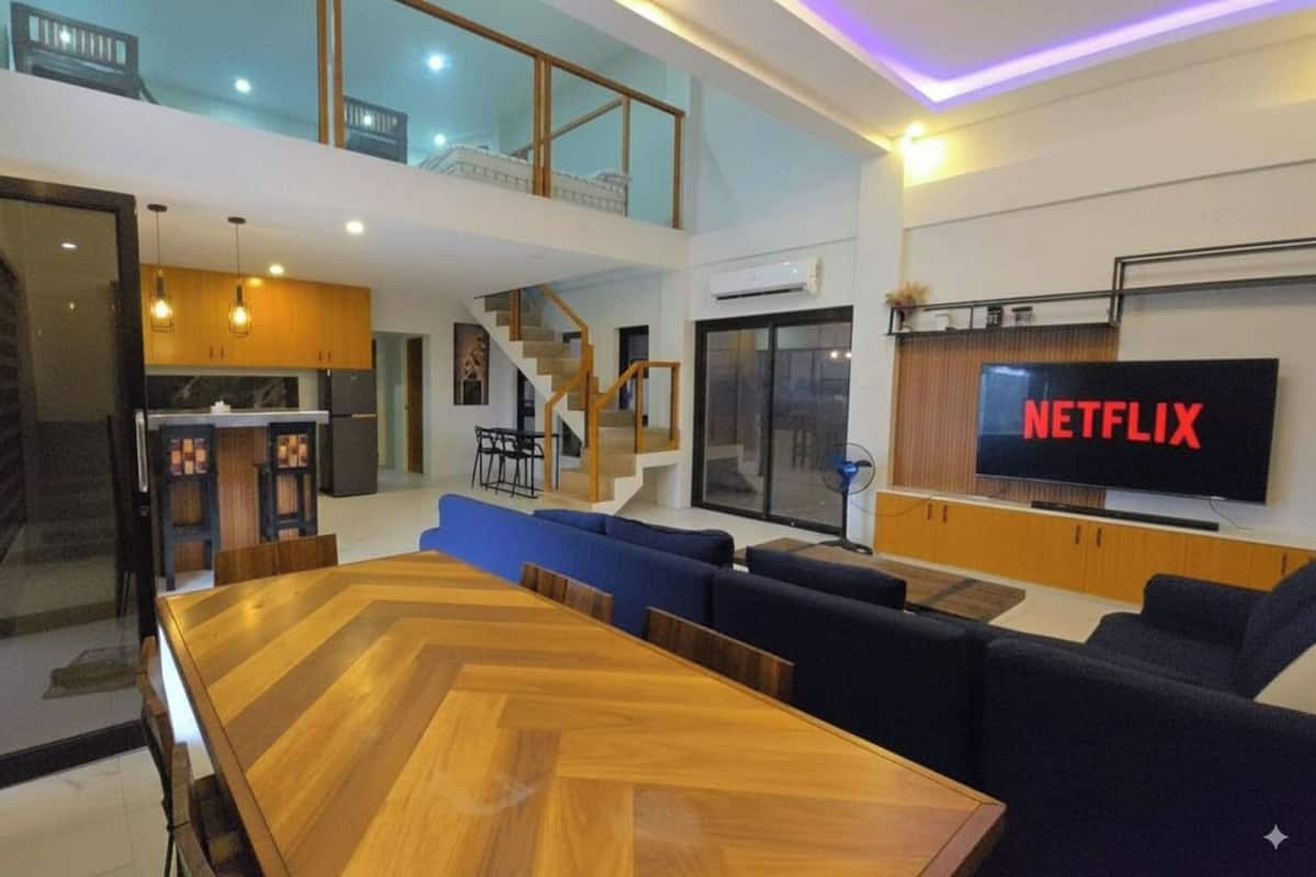 Signature-Haus, 1 Schlafzimmer, eigener Pool, Gartenblick | Wohnzimmer | 50-Zoll-Smart-TV mit Digitalempfang, Netflix, Streaming-Dienste