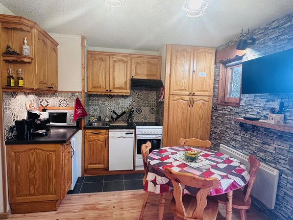 Fridge, microwave, dishwasher