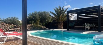 Amazing private-pool Villa in Villaverde