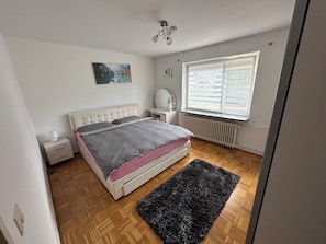 1 chambre, fer et planche Ă repasser, Wi-Fi, draps fournis
