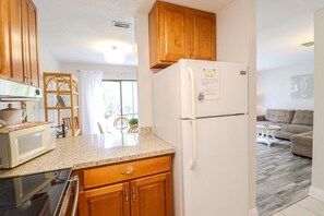 Fridge, microwave, oven, dishwasher - Pet-Friendly Townhome St Augustine Beach & Tennis Resort 901 (St. Augustine)