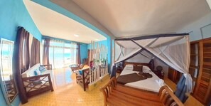 Family Room | In-room safe, desk, free WiFi, bed sheets