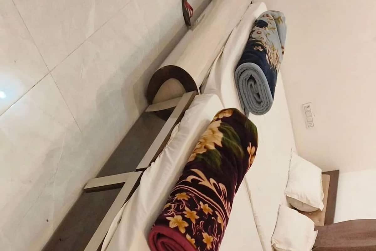 Rollaway beds, free WiFi, bed sheets