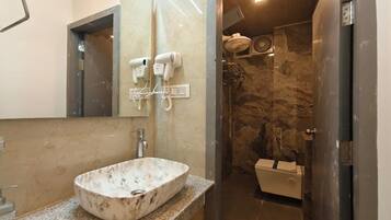 Habitación ejecutiva | Lavabo del cuarto de baño