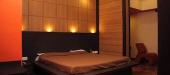 Hotel Trimoorti