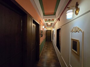 Elite Double Room | Terrace/patio - Hotel Trimoorti (Kolkata)