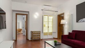 Living area - Pallottole Duomo Apartments (Florence)