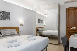 Iron/ironing board, free WiFi - Pallottole Duomo Apartments (Florence)
