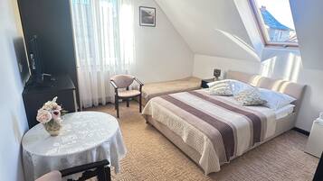 10 bedrooms, iron/ironing board, travel crib, free WiFi