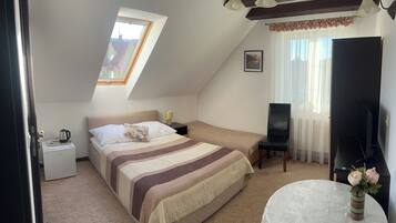 10 bedrooms, iron/ironing board, travel crib, free WiFi