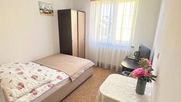 10 bedrooms, iron/ironing board, travel crib, free WiFi