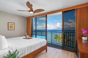 1 bedroom, iron/ironing board, free WiFi, bed sheets - VI 904 Oceanfront 1BD Condo w Stunning Maui Views (Lahaina)