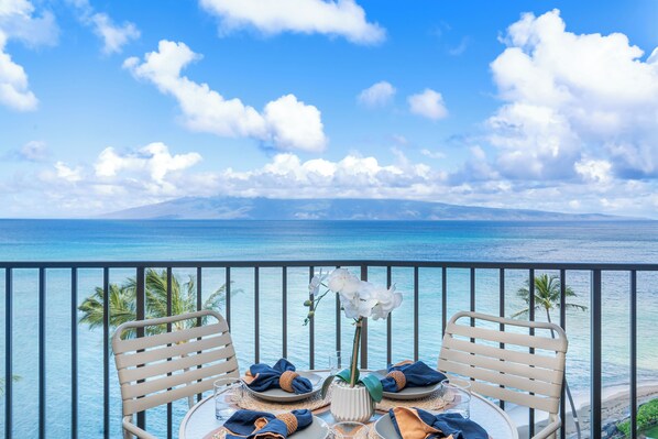 Outdoor dining - VI 904 Oceanfront 1BD Condo w Stunning Maui Views (Lahaina)