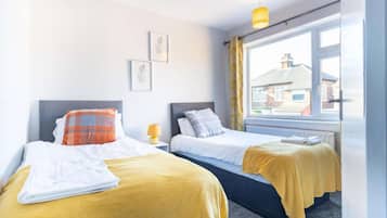 3 bedrooms, iron/ironing board, WiFi, bed sheets
