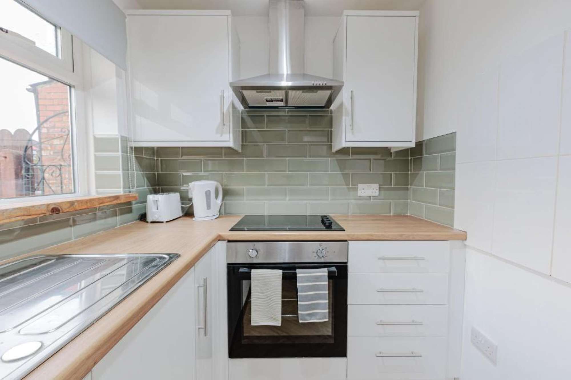 Fridge, oven, stovetop, toaster