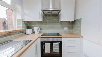 Fridge, oven, stovetop, toaster