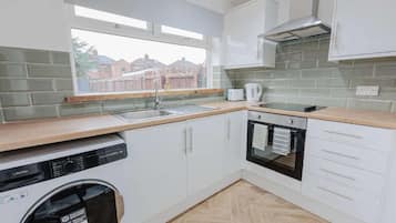 Fridge, oven, stovetop, toaster