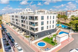 Exterior - 2 bedroom apartment with terrace & pools - 100 m from la Mata beach (La Mata)