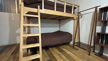 Basic Single Room | Desk, free WiFi