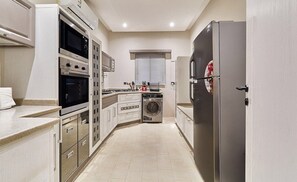 Fridge, microwave, oven, coffee/tea maker