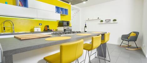 Microwave, oven, stovetop, dishwasher