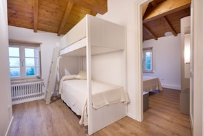 5 bedrooms, iron/ironing board, travel cot, free WiFi