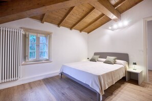 5 chambres, fer et planche à repasser, lit parapluie, Wi-Fi gratuit