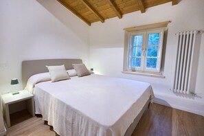 6 chambres, fer et planche à repasser, lit parapluie, Wi-Fi gratuit