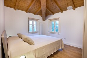 5 bedrooms, iron/ironing board, travel cot, free WiFi