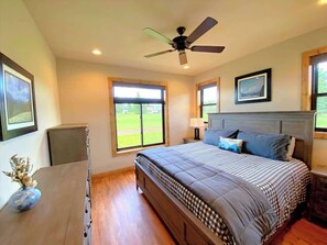 4 bedrooms, desk, iron/ironing board, free WiFi