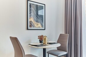 Dining - bnbme | Studio in JVC Dubai | Rooftop Pool & Gym Access (Dubai)