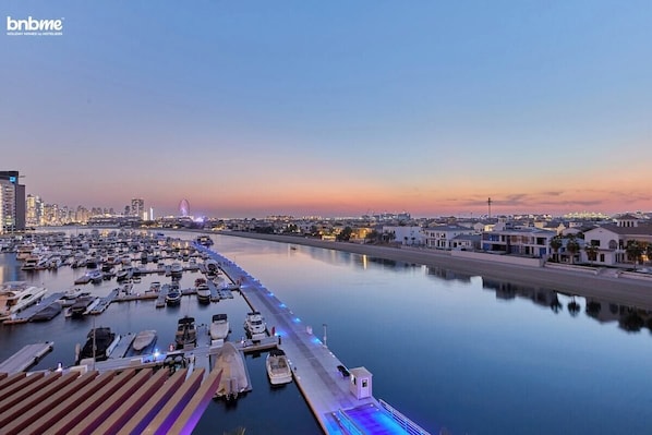Marina - bnbme | Luxury Palm Studio Balcony Pool Sea Views (Dubai)