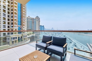Terrace/patio - bnbme | Luxury Palm Studio Balcony Pool Sea Views (Dubai)