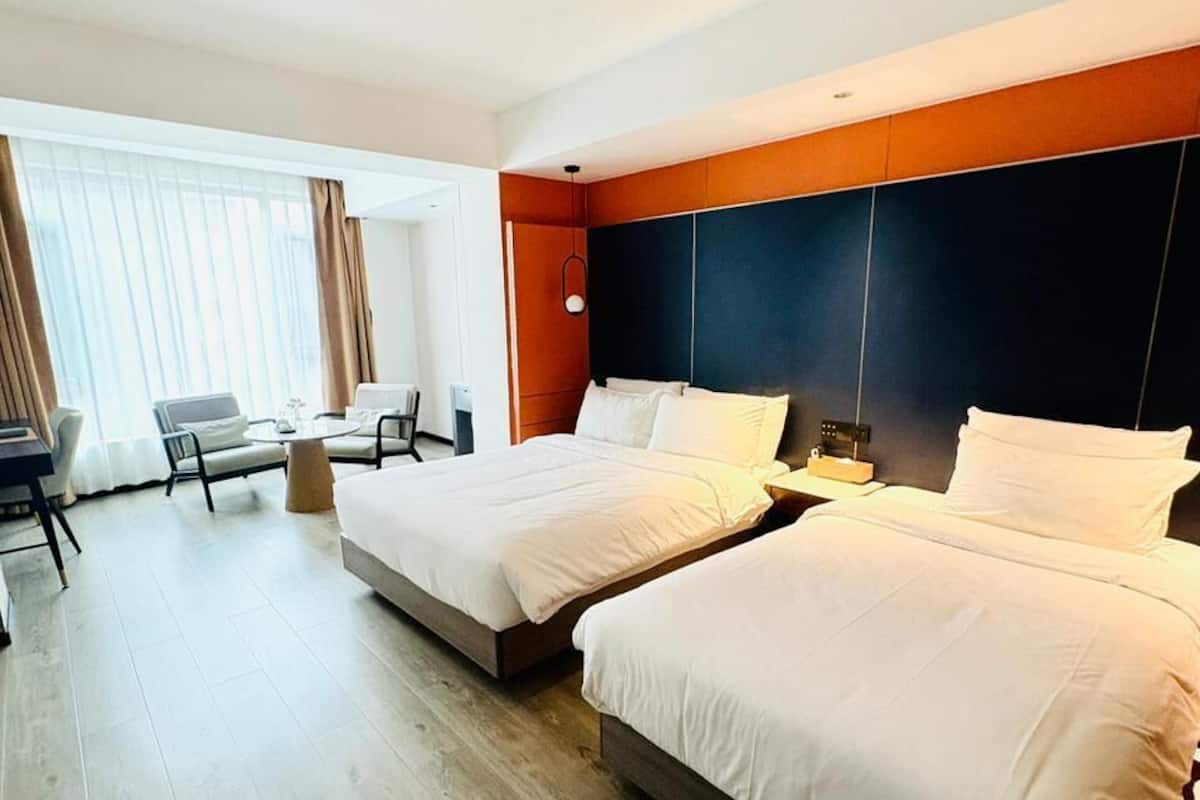 Svit Superior - flera sängar - icke-rökare | Sängtillbehör av högsta kvalitet, ljudisolering och strykjärn/strykbräda