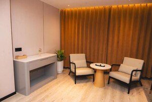 Ropa de cama de alta calidad y tabla de planchar con plancha 