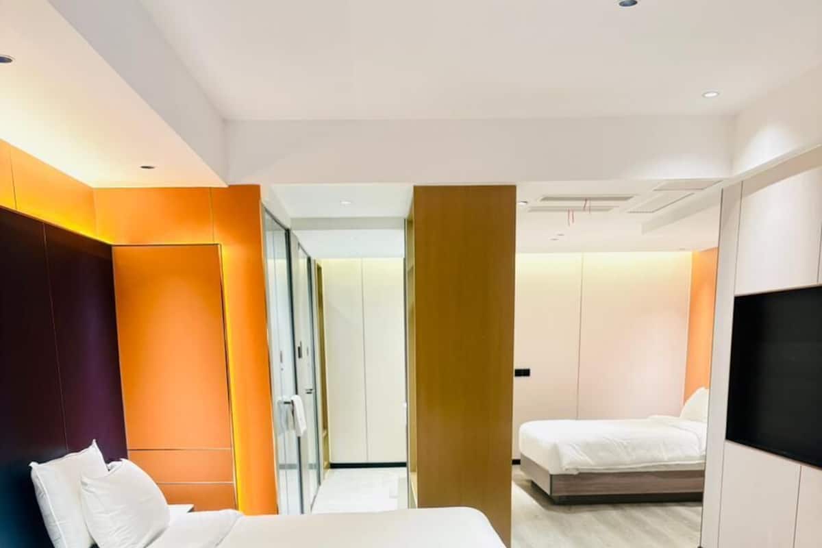 Familjesvit - flera sängar - icke-rökare | Sängtillbehör av högsta kvalitet, ljudisolering och strykjärn/strykbräda