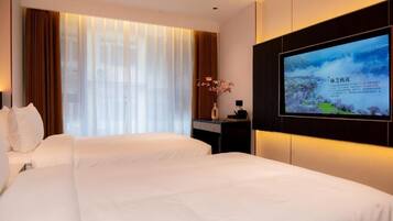 Deluxe Twin Room | Premium bedding, iron/ironing board, bed sheets, wheelchair access