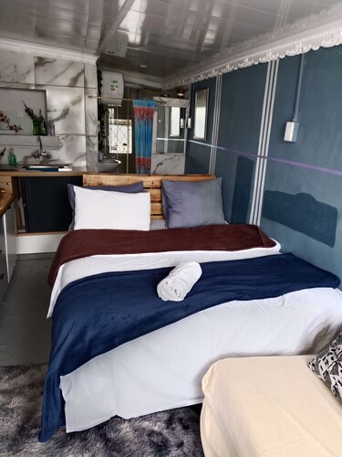 Cozy Private En Suite Studio