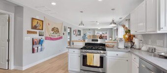 Hot Tub, Fire Pit, Pet Friendly, Walk to Bell St