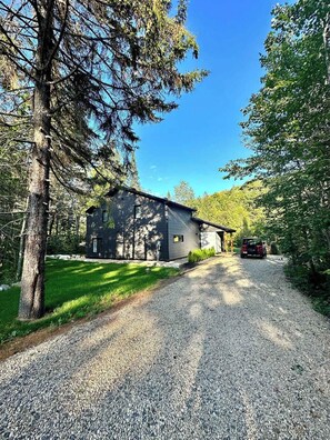 Exterior - Spa, River, Pool Table | Chalet Ombre & Lumiere (Entrelacs)