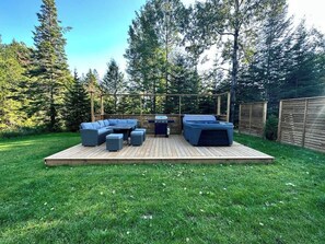 Outdoor spa tub - Spa, River, Pool Table | Chalet Ombre & Lumiere (Entrelacs)