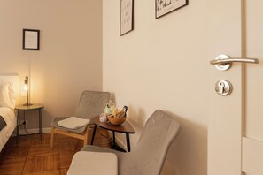 Dobbeltrom – superior, eget bad, byutsikt | Wi-fi (inkludert) og sengetøy