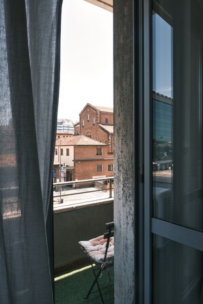 Standard Single Room, Shared Bathroom | Free WiFi
