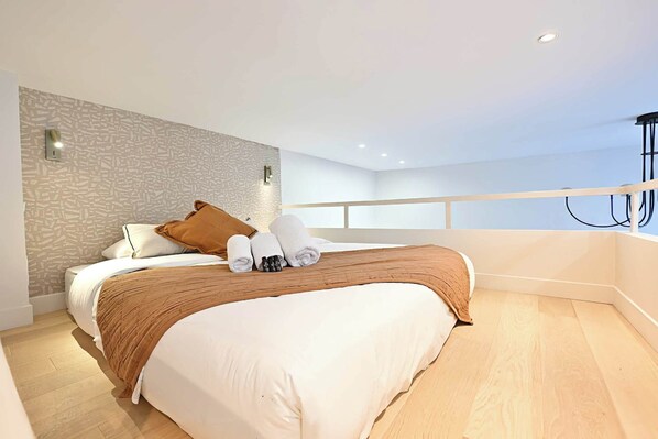 Apartment | 1 bedroom, iron/ironing board, bed sheets