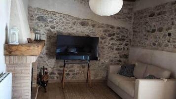 Télévision, cheminée