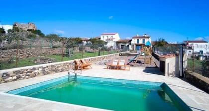 Lodging fuerte trece