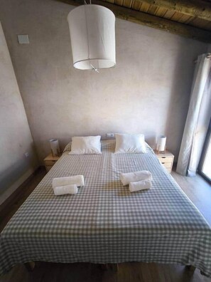 5 quartos, ferros/tábuas de passar roupa, Wi-Fi
